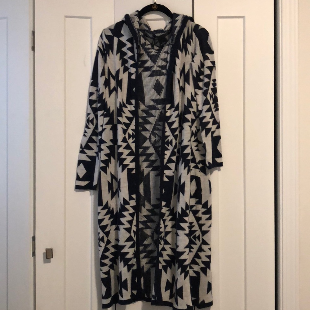 Long hooded cardigan with Aztec print